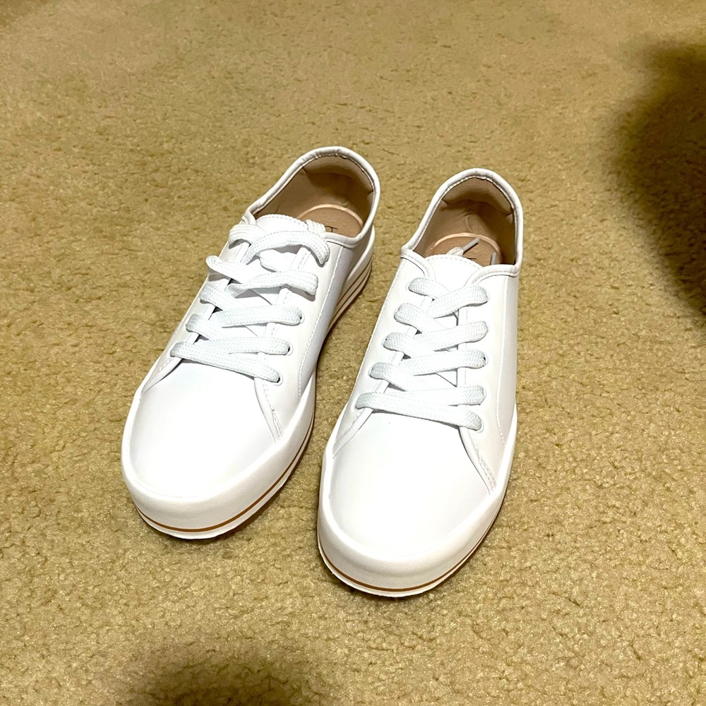 White beirario sneakers
